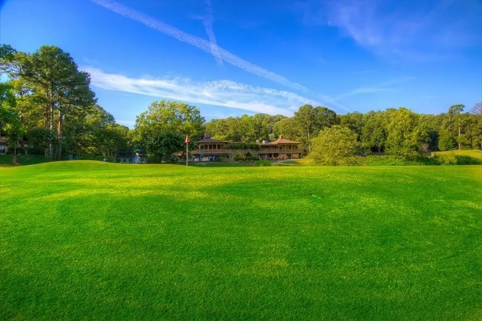 18 hole par 3 golf