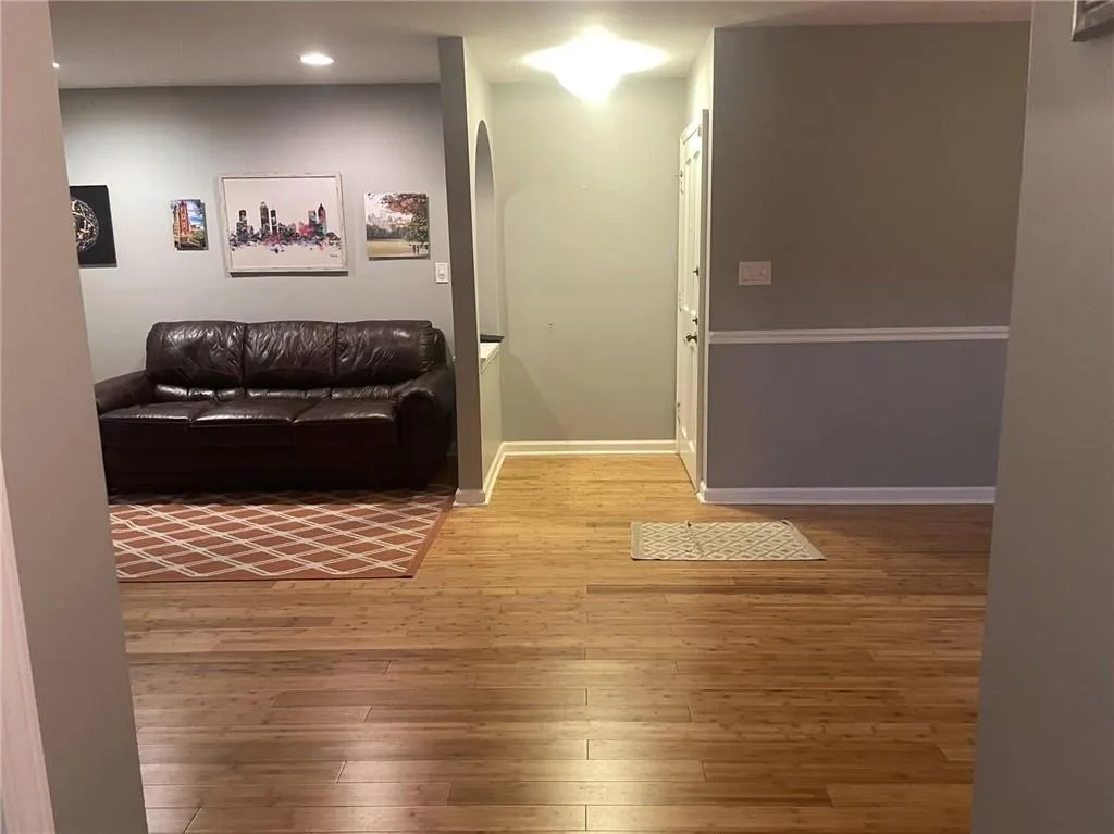 28 Glenald Way Nw, Atlanta, Georgia 30327, 1 Bedroom Bedrooms, ,1 BathroomBathrooms,Residential,For Sale,28 Glenald Way Nw,7504977