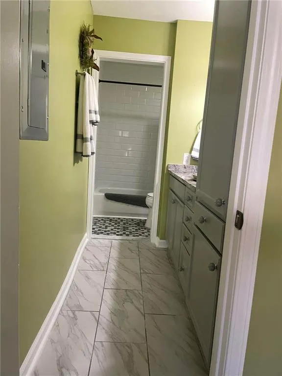 28 Glenald Way Nw, Atlanta, Georgia 30327, 1 Bedroom Bedrooms, ,1 BathroomBathrooms,Residential,For Sale,28 Glenald Way Nw,7504977