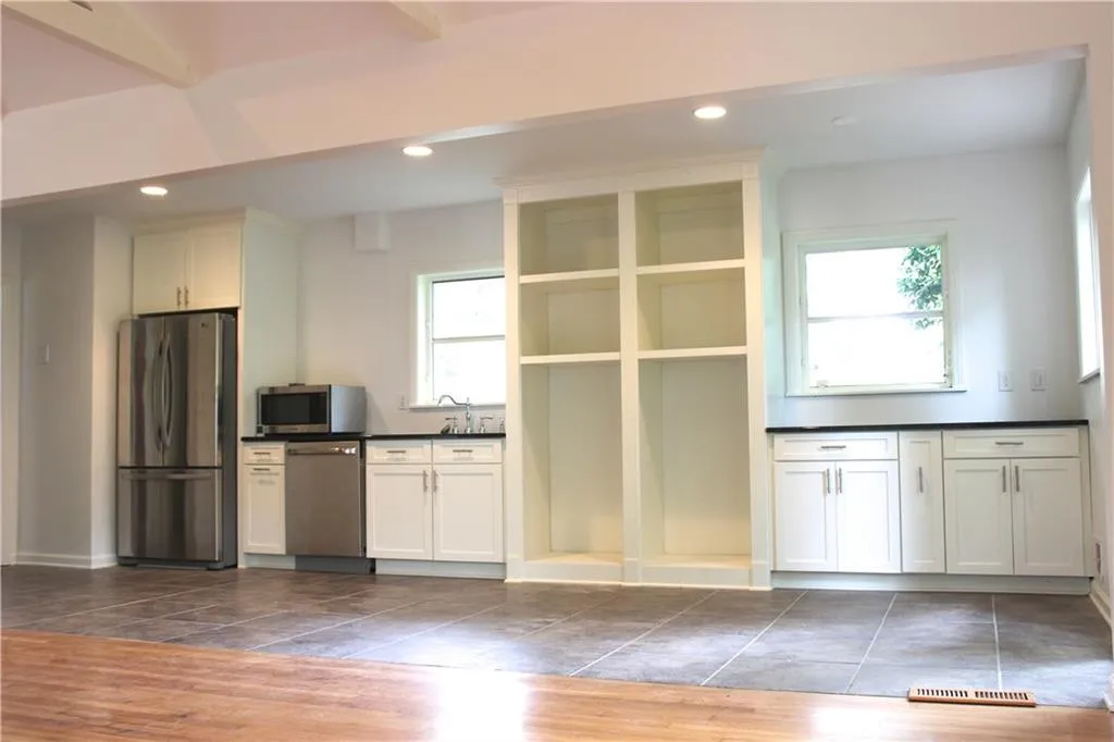 4930 Long Island Terrace, Atlanta, Georgia 30342, 2 Bedrooms Bedrooms, ,2 BathroomsBathrooms,Residential,Sold,4930 Long Island Terrace,5944533