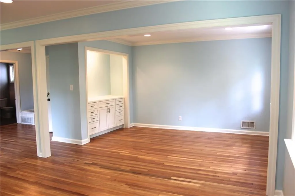 4930 Long Island Terrace, Atlanta, Georgia 30342, 2 Bedrooms Bedrooms, ,2 BathroomsBathrooms,Residential,Sold,4930 Long Island Terrace,5944533