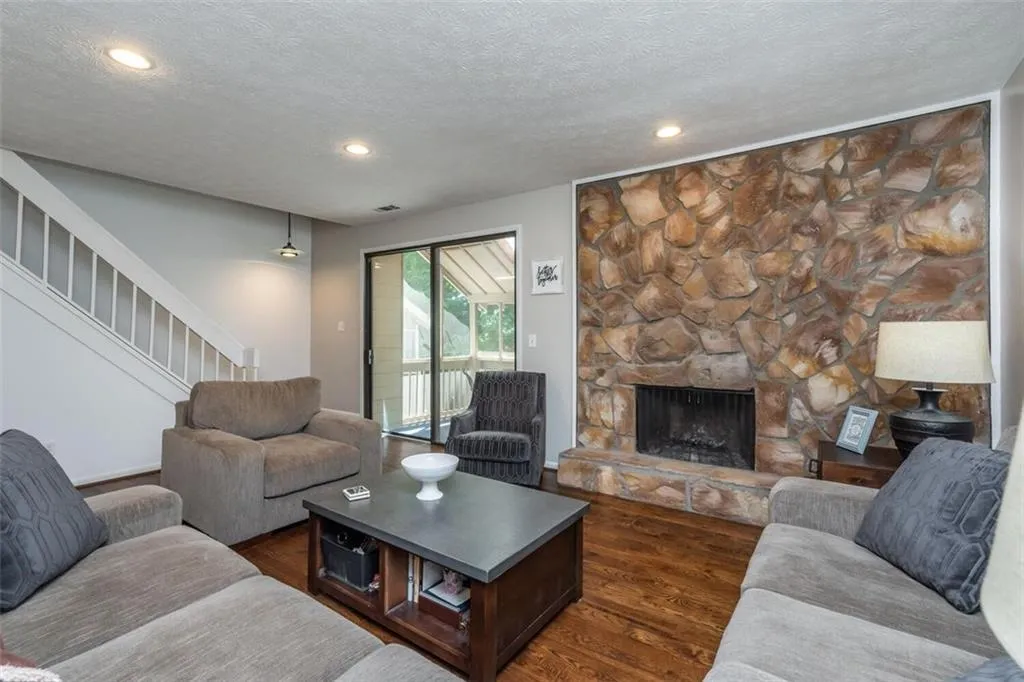 518 Sutters Point, Atlanta, Georgia 30328, 2 Bedrooms Bedrooms, ,2 BathroomsBathrooms,Residential,Sold,518 Sutters Point,6879075