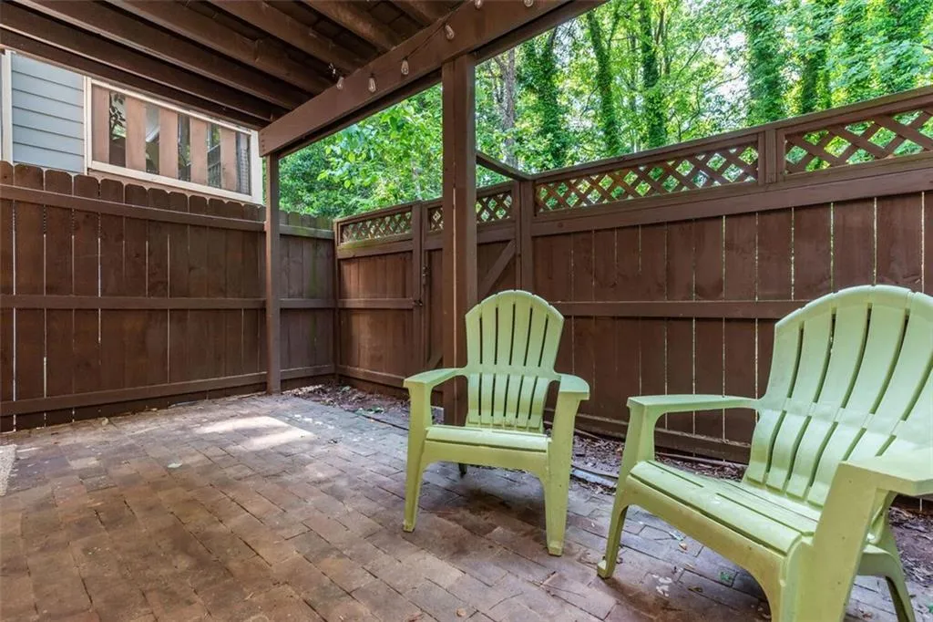 518 Sutters Point, Atlanta, Georgia 30328, 2 Bedrooms Bedrooms, ,2 BathroomsBathrooms,Residential,Sold,518 Sutters Point,6879075