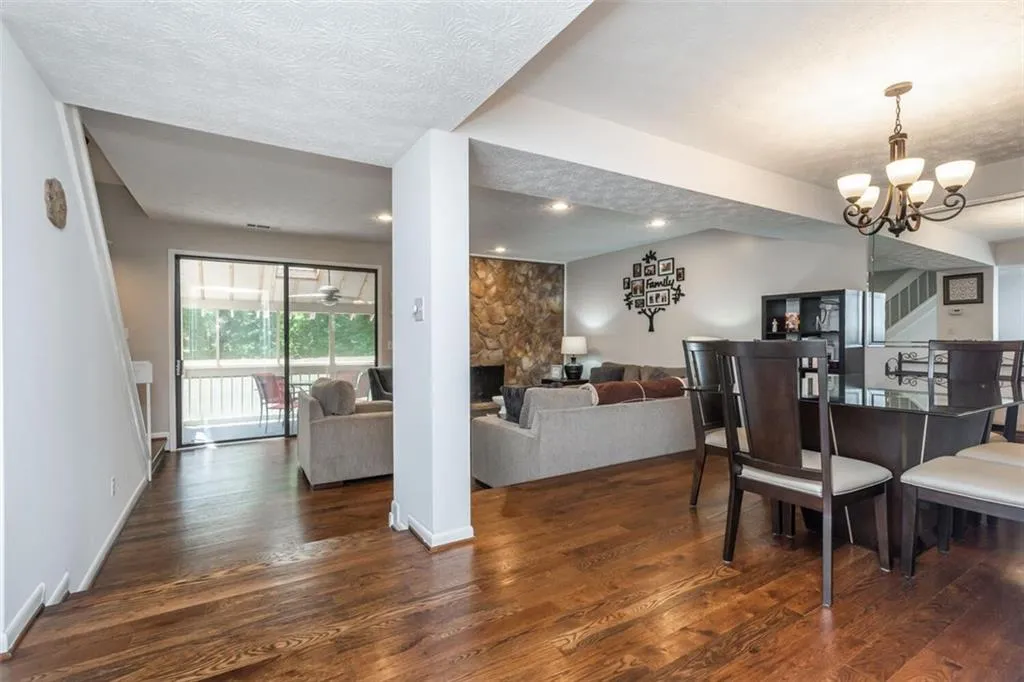 518 Sutters Point, Atlanta, Georgia 30328, 2 Bedrooms Bedrooms, ,2 BathroomsBathrooms,Residential,Sold,518 Sutters Point,6879075
