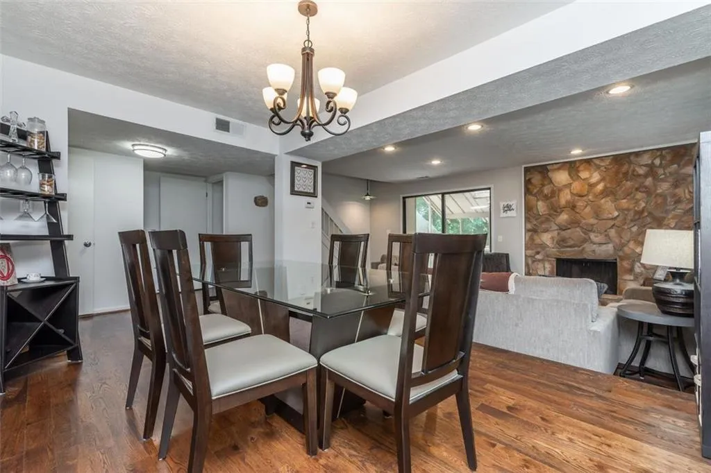 518 Sutters Point, Atlanta, Georgia 30328, 2 Bedrooms Bedrooms, ,2 BathroomsBathrooms,Residential,Sold,518 Sutters Point,6879075
