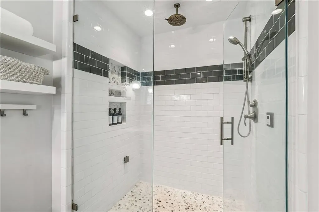 7415 Princeton Trace, Atlanta, Georgia 30328, 6 Bedrooms Bedrooms, ,4 BathroomsBathrooms,Residential,For Sale,7415 Princeton Trace,7672983