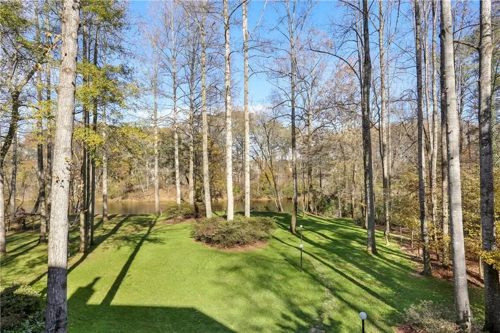 7285 Chattahoochee Bluff Drive, Sandy Springs, Georgia 30350, 4 Bedrooms Bedrooms, ,2 BathroomsBathrooms,Residential,Sold,7285 Chattahoochee Bluff Drive,6640821