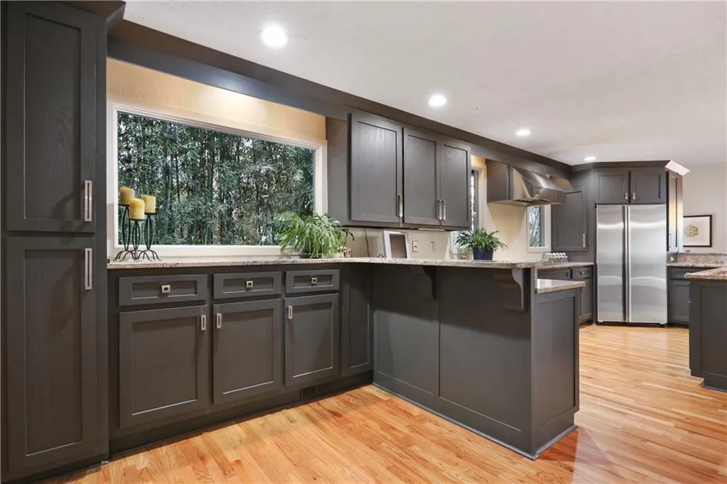 7285 Chattahoochee Bluff Drive, Sandy Springs, Georgia 30350, 4 Bedrooms Bedrooms, ,2 BathroomsBathrooms,Residential,Sold,7285 Chattahoochee Bluff Drive,6640821