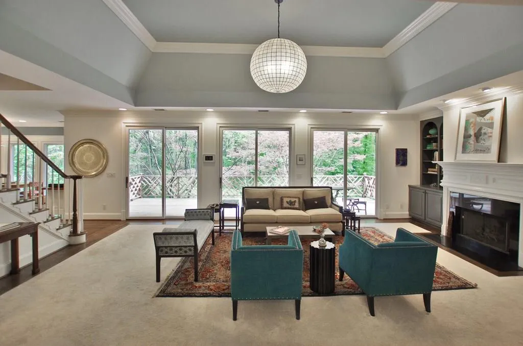 235 Glen Lake Drive, Atlanta, Georgia 30327, 7 Bedrooms Bedrooms, ,4 BathroomsBathrooms,Residential,Sold,235 Glen Lake Drive,5980081