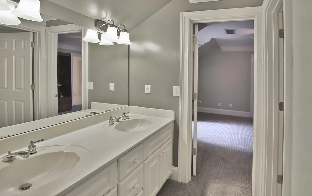 235 Glen Lake Drive, Atlanta, Georgia 30327, 7 Bedrooms Bedrooms, ,4 BathroomsBathrooms,Residential,Sold,235 Glen Lake Drive,5980081