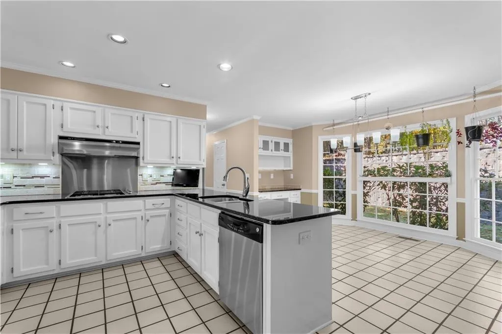 340 Wynland Trace, Sandy Springs, Georgia 30350, 4 Bedrooms Bedrooms, ,2 BathroomsBathrooms,Residential,Sold,340 Wynland Trace,7138227