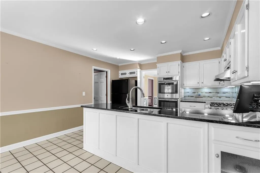 340 Wynland Trace, Sandy Springs, Georgia 30350, 4 Bedrooms Bedrooms, ,2 BathroomsBathrooms,Residential,Sold,340 Wynland Trace,7138227