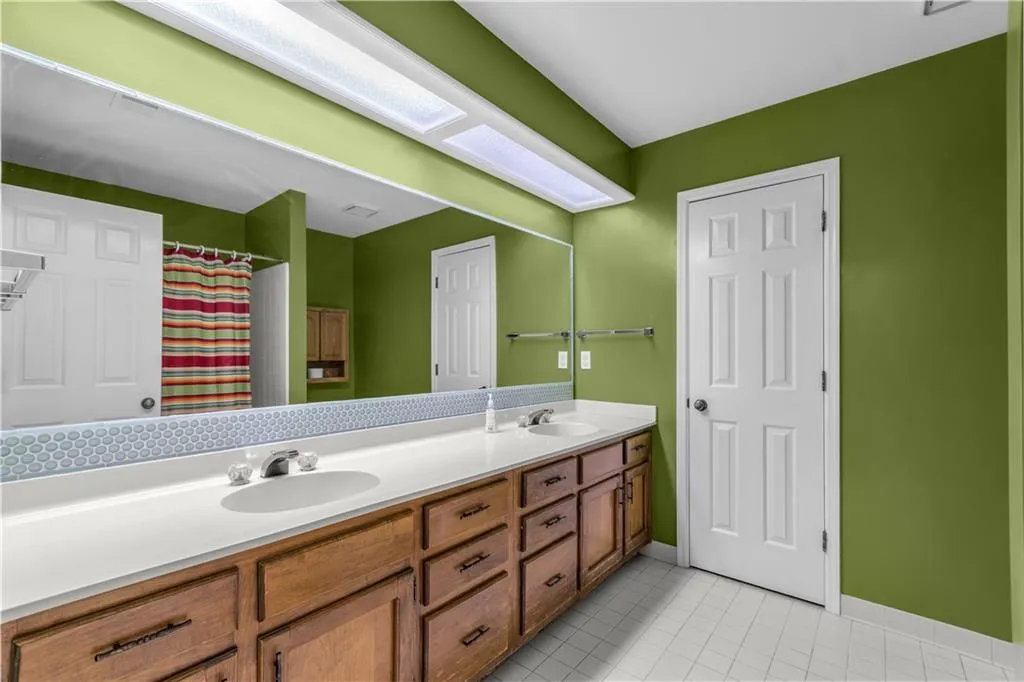 340 Wynland Trace, Sandy Springs, Georgia 30350, 4 Bedrooms Bedrooms, ,2 BathroomsBathrooms,Residential,Sold,340 Wynland Trace,7138227