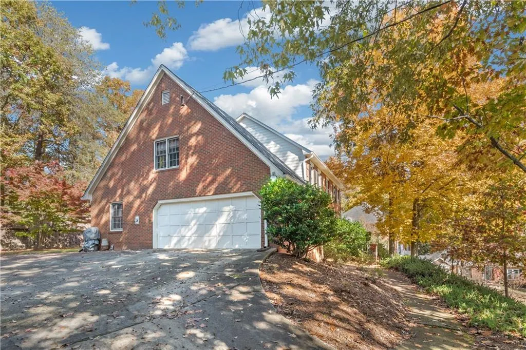 340 Wynland Trace, Sandy Springs, Georgia 30350, 4 Bedrooms Bedrooms, ,2 BathroomsBathrooms,Residential,Sold,340 Wynland Trace,7138227