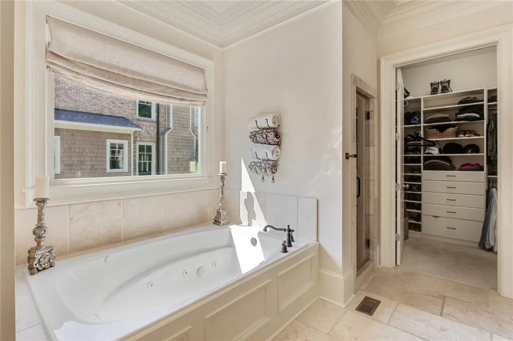 94 W Belle Isle Road, Atlanta, Georgia 30342, 6 Bedrooms Bedrooms, ,4 BathroomsBathrooms,Residential,Sold,94 W Belle Isle Road,6775277