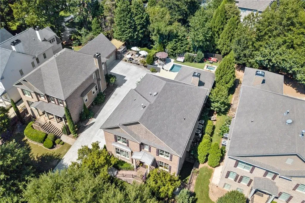 94 W Belle Isle Road, Atlanta, Georgia 30342, 6 Bedrooms Bedrooms, ,4 BathroomsBathrooms,Residential,Sold,94 W Belle Isle Road,6775277