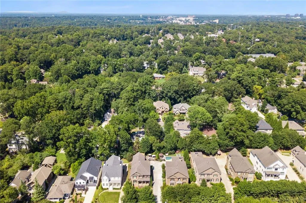 94 W Belle Isle Road, Atlanta, Georgia 30342, 6 Bedrooms Bedrooms, ,4 BathroomsBathrooms,Residential,Sold,94 W Belle Isle Road,6775277