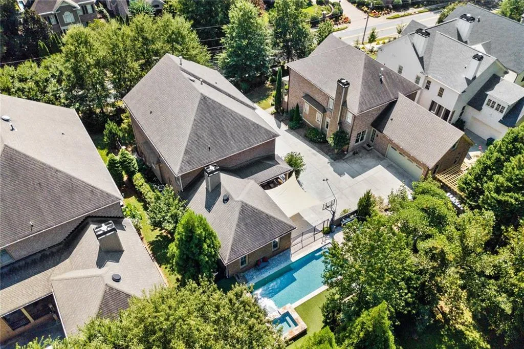 94 W Belle Isle Road, Atlanta, Georgia 30342, 6 Bedrooms Bedrooms, ,4 BathroomsBathrooms,Residential,Sold,94 W Belle Isle Road,6775277
