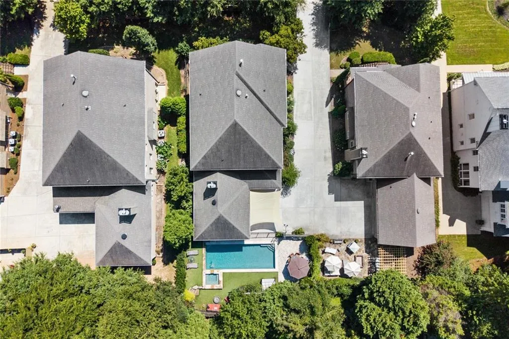 94 W Belle Isle Road, Atlanta, Georgia 30342, 6 Bedrooms Bedrooms, ,4 BathroomsBathrooms,Residential,Sold,94 W Belle Isle Road,6775277