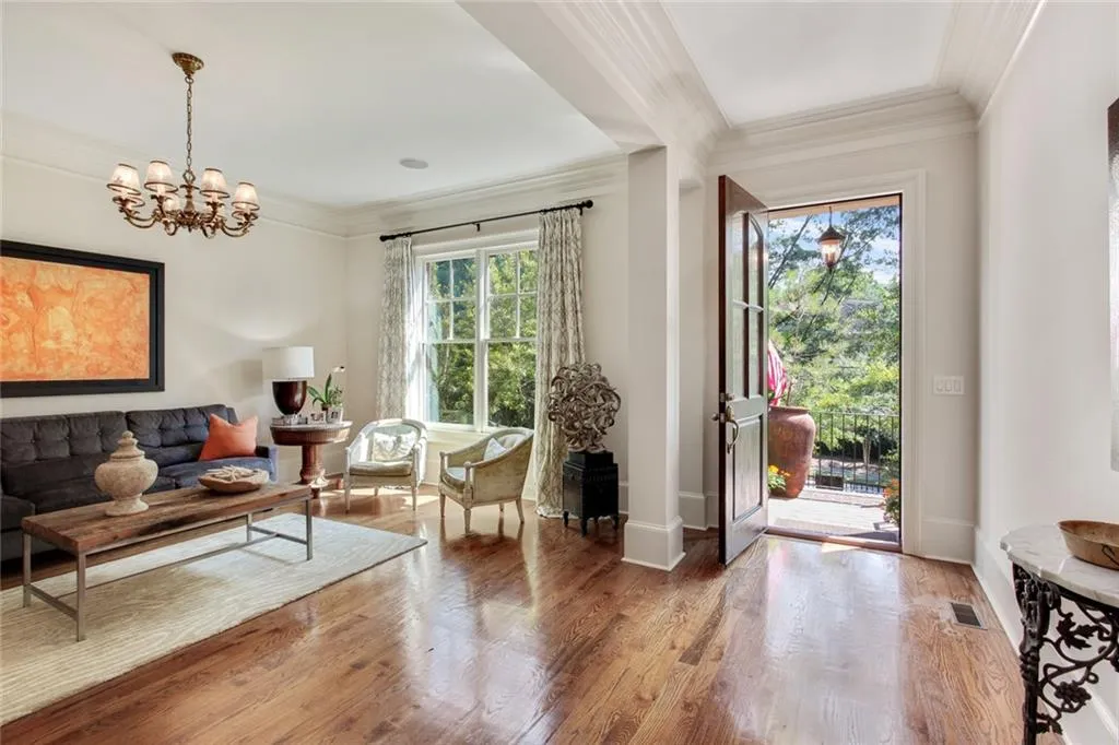 94 W Belle Isle Road, Atlanta, Georgia 30342, 6 Bedrooms Bedrooms, ,4 BathroomsBathrooms,Residential,Sold,94 W Belle Isle Road,6775277