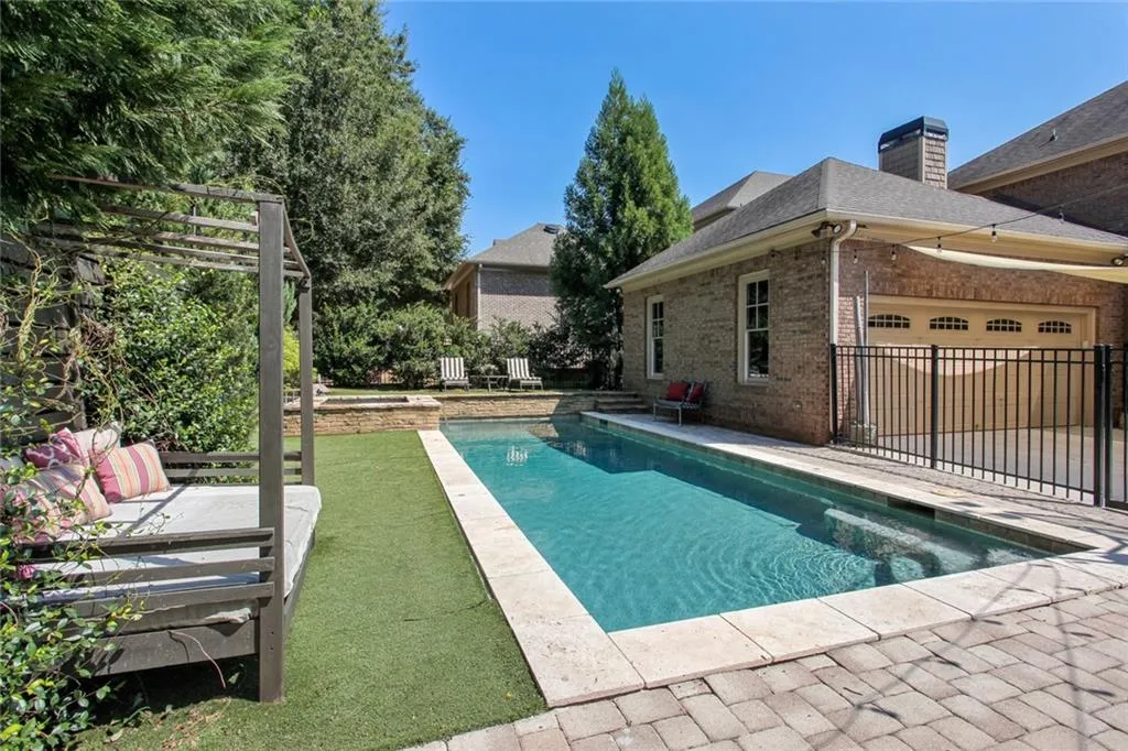94 W Belle Isle Road, Atlanta, Georgia 30342, 6 Bedrooms Bedrooms, ,4 BathroomsBathrooms,Residential,Sold,94 W Belle Isle Road,6775277