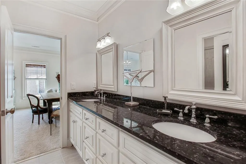 94 W Belle Isle Road, Atlanta, Georgia 30342, 6 Bedrooms Bedrooms, ,4 BathroomsBathrooms,Residential,Sold,94 W Belle Isle Road,6775277