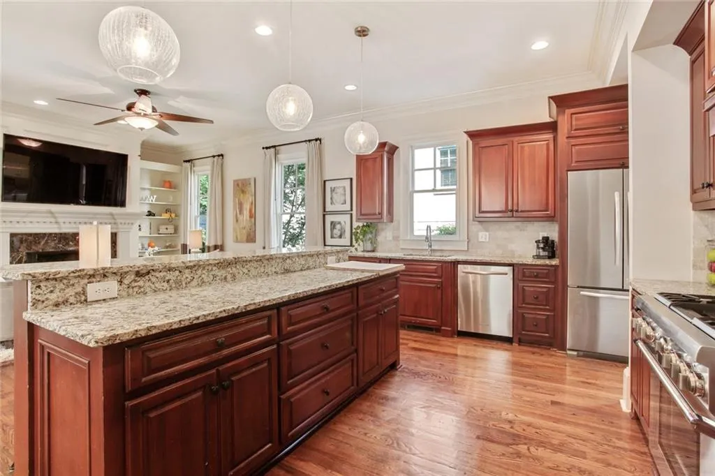 94 W Belle Isle Road, Atlanta, Georgia 30342, 6 Bedrooms Bedrooms, ,4 BathroomsBathrooms,Residential,Sold,94 W Belle Isle Road,6775277