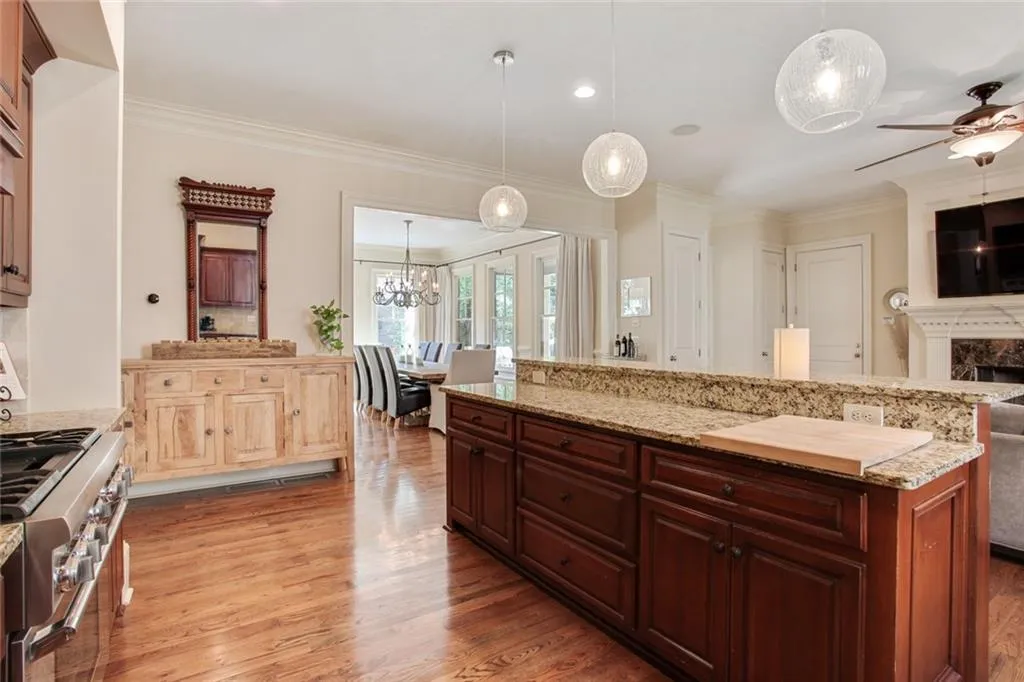 94 W Belle Isle Road, Atlanta, Georgia 30342, 6 Bedrooms Bedrooms, ,4 BathroomsBathrooms,Residential,Sold,94 W Belle Isle Road,6775277