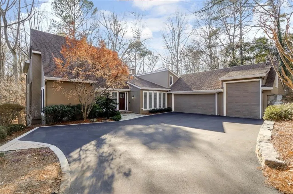 7950 Saddle Ridge Drive, Sandy Springs, Georgia 30350, 5 Bedrooms Bedrooms, ,3 BathroomsBathrooms,Residential,Sold,7950 Saddle Ridge Drive,6677182