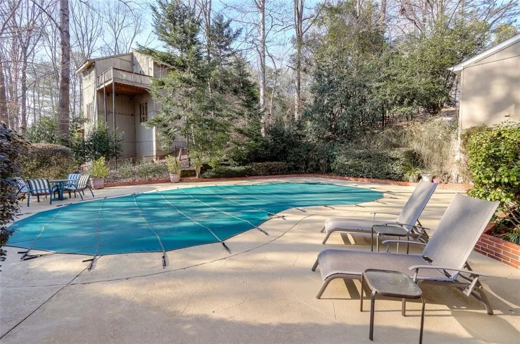7950 Saddle Ridge Drive, Sandy Springs, Georgia 30350, 5 Bedrooms Bedrooms, ,3 BathroomsBathrooms,Residential,Sold,7950 Saddle Ridge Drive,6677182
