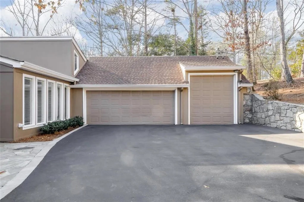 7950 Saddle Ridge Drive, Sandy Springs, Georgia 30350, 5 Bedrooms Bedrooms, ,3 BathroomsBathrooms,Residential,Sold,7950 Saddle Ridge Drive,6677182