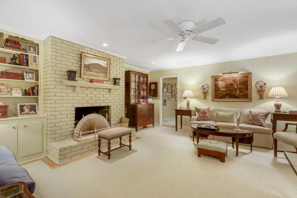 7265 Thornhill Lane, Sandy Springs, Georgia 30328, 3 Bedrooms Bedrooms, ,2 BathroomsBathrooms,Residential,Sold,7265 Thornhill Lane,6731253