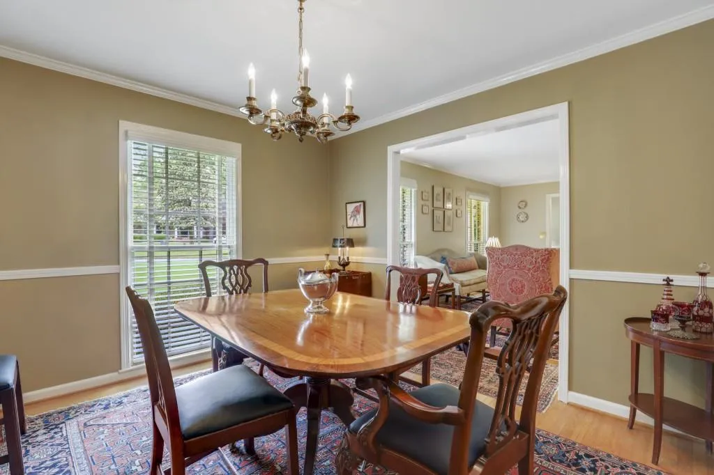 7265 Thornhill Lane, Sandy Springs, Georgia 30328, 3 Bedrooms Bedrooms, ,2 BathroomsBathrooms,Residential,Sold,7265 Thornhill Lane,6731253