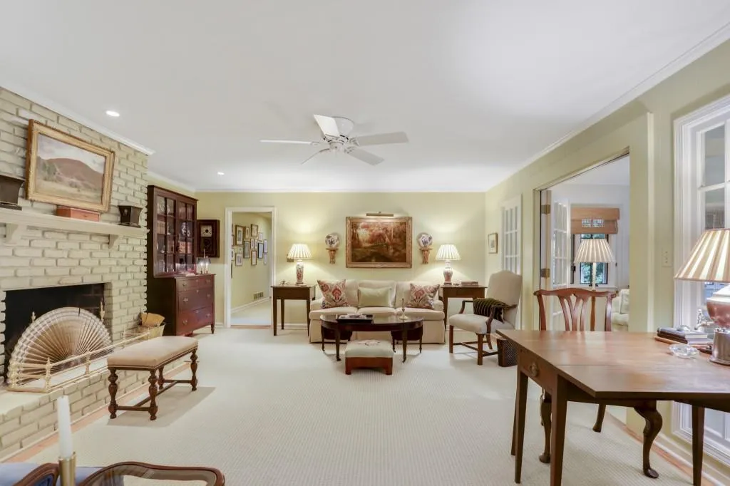 7265 Thornhill Lane, Sandy Springs, Georgia 30328, 3 Bedrooms Bedrooms, ,2 BathroomsBathrooms,Residential,Sold,7265 Thornhill Lane,6731253
