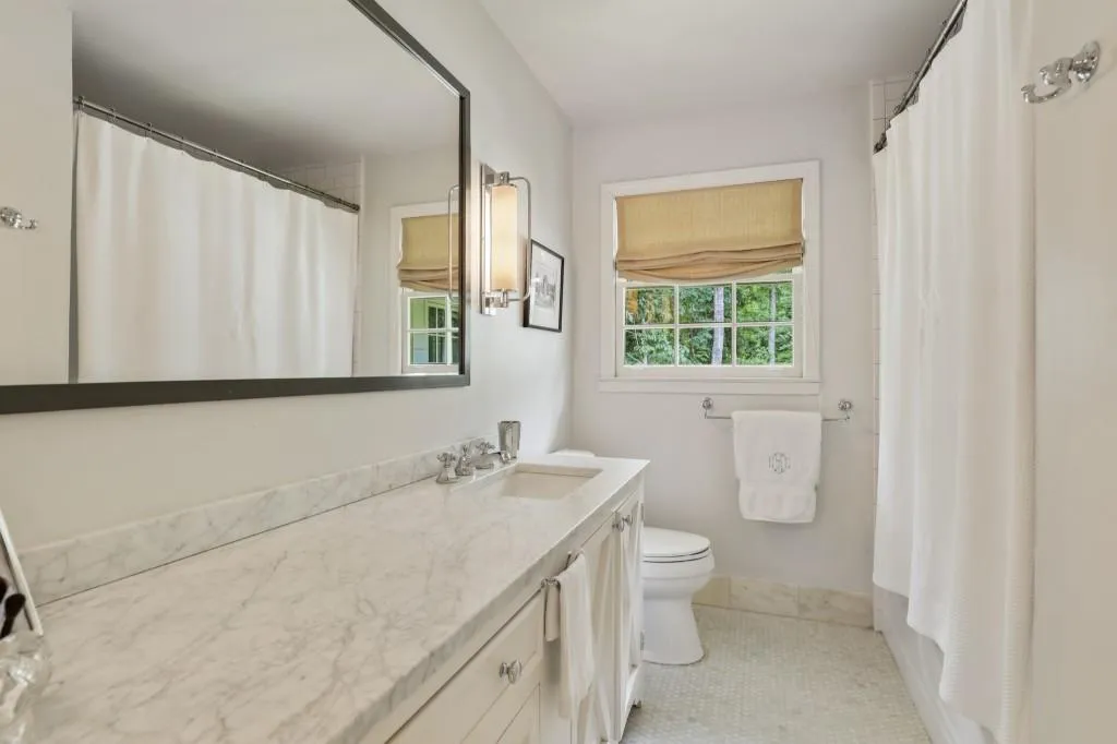 7265 Thornhill Lane, Sandy Springs, Georgia 30328, 3 Bedrooms Bedrooms, ,2 BathroomsBathrooms,Residential,Sold,7265 Thornhill Lane,6731253