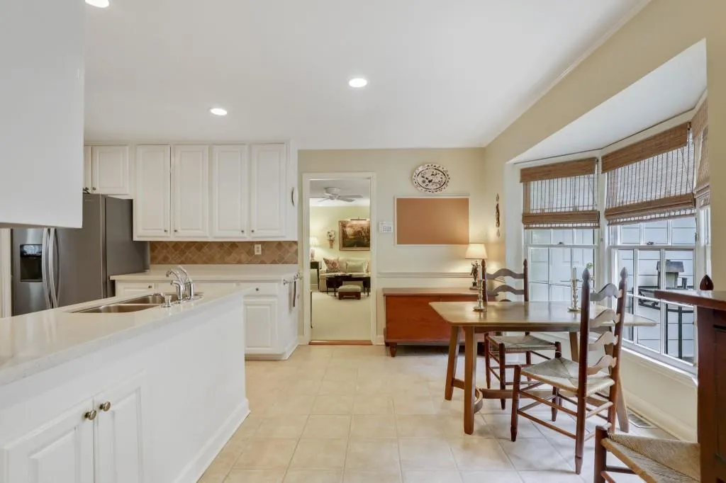7265 Thornhill Lane, Sandy Springs, Georgia 30328, 3 Bedrooms Bedrooms, ,2 BathroomsBathrooms,Residential,Sold,7265 Thornhill Lane,6731253