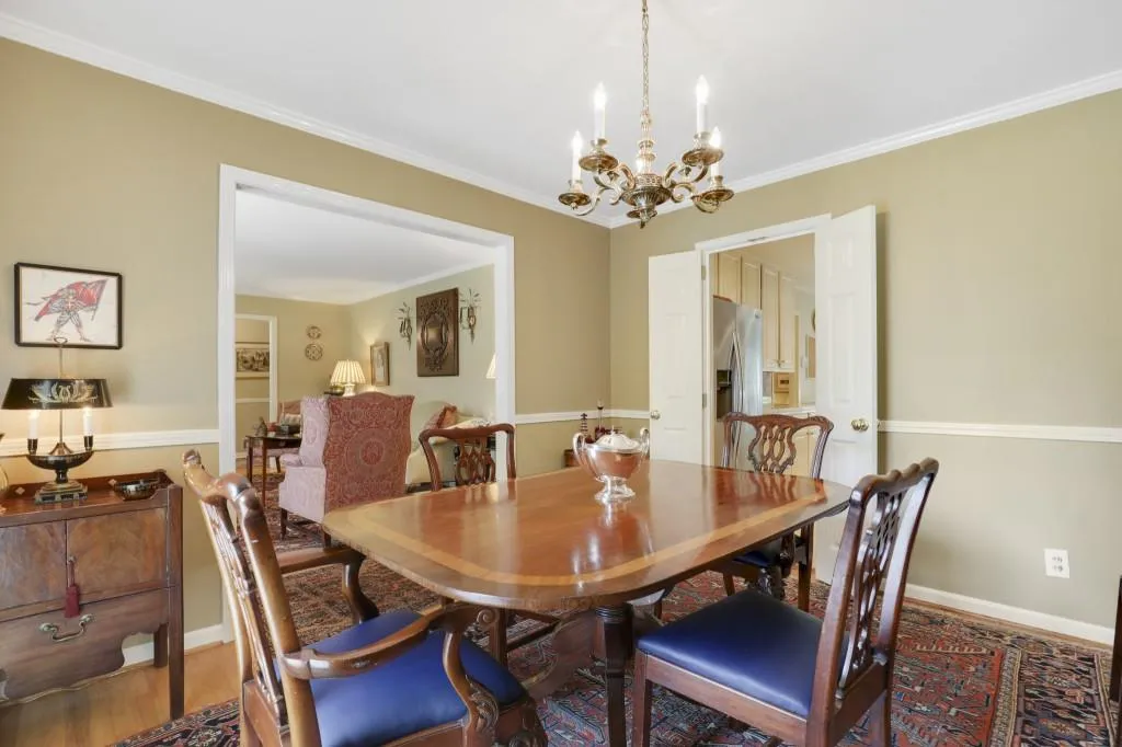 7265 Thornhill Lane, Sandy Springs, Georgia 30328, 3 Bedrooms Bedrooms, ,2 BathroomsBathrooms,Residential,Sold,7265 Thornhill Lane,6731253