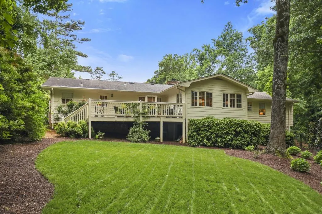 7265 Thornhill Lane, Sandy Springs, Georgia 30328, 3 Bedrooms Bedrooms, ,2 BathroomsBathrooms,Residential,Sold,7265 Thornhill Lane,6731253