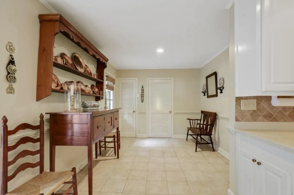 7265 Thornhill Lane, Sandy Springs, Georgia 30328, 3 Bedrooms Bedrooms, ,2 BathroomsBathrooms,Residential,Sold,7265 Thornhill Lane,6731253