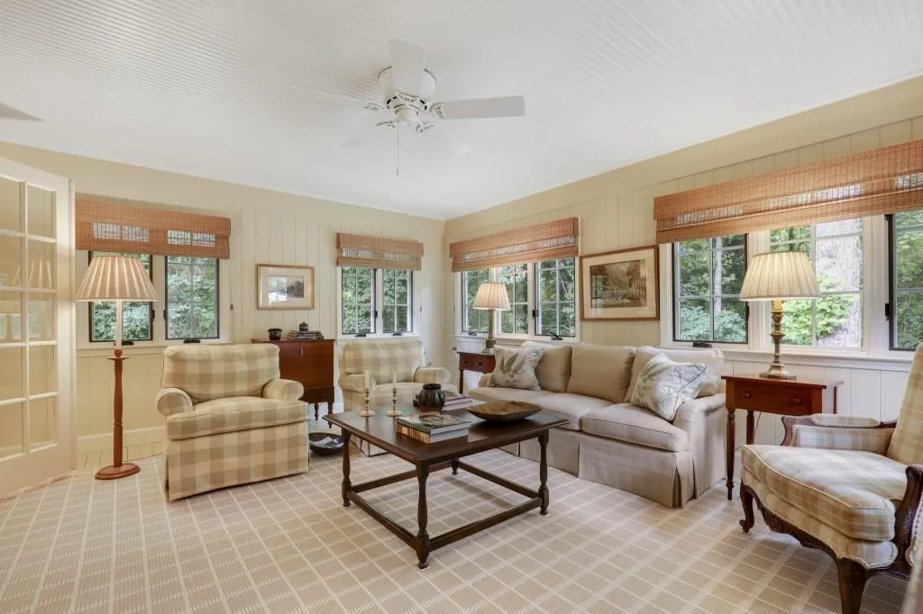 7265 Thornhill Lane, Sandy Springs, Georgia 30328, 3 Bedrooms Bedrooms, ,2 BathroomsBathrooms,Residential,Sold,7265 Thornhill Lane,6731253