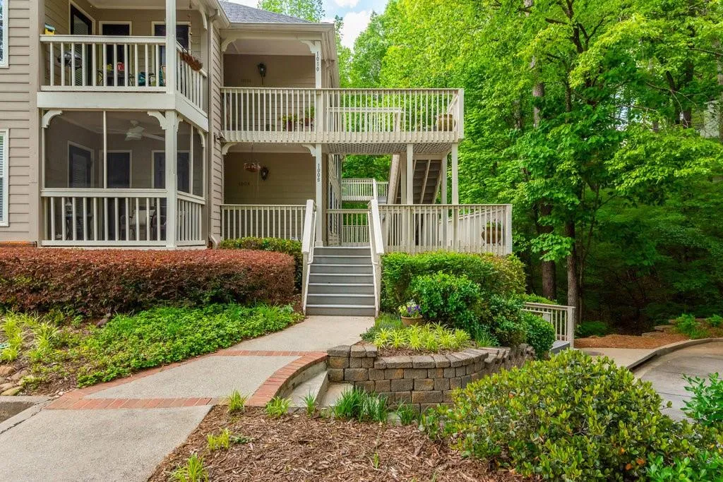 1009 Camden Court, Sandy Springs, Georgia 30327, 2 Bedrooms Bedrooms, ,2 BathroomsBathrooms,Residential,Sold,1009 Camden Court,7207583