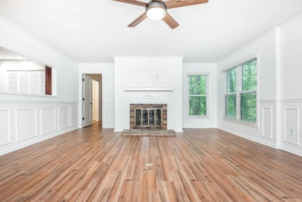 1009 Camden Court, Sandy Springs, Georgia 30327, 2 Bedrooms Bedrooms, ,2 BathroomsBathrooms,Residential,Sold,1009 Camden Court,7207583