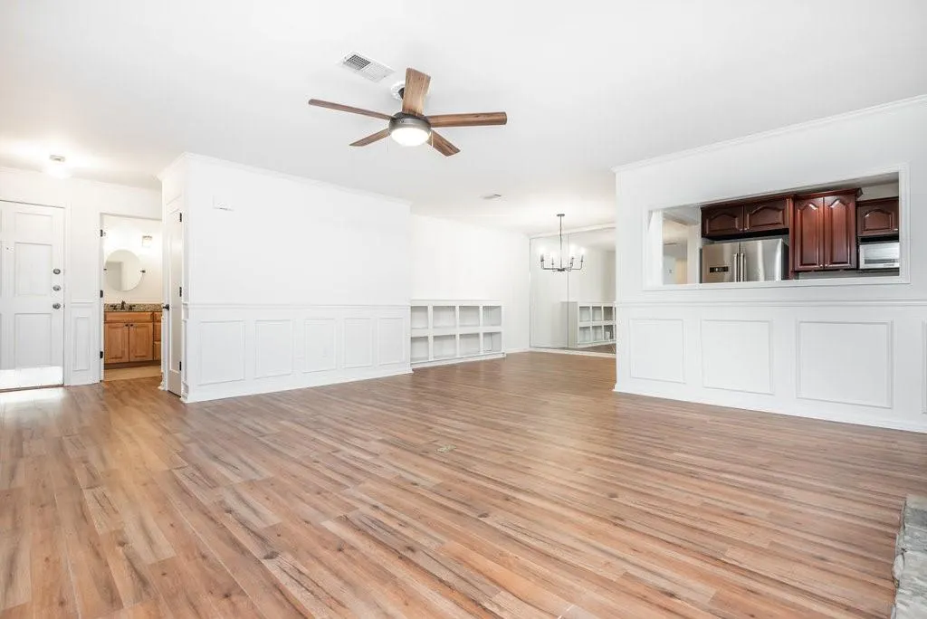 1009 Camden Court, Sandy Springs, Georgia 30327, 2 Bedrooms Bedrooms, ,2 BathroomsBathrooms,Residential,Sold,1009 Camden Court,7207583