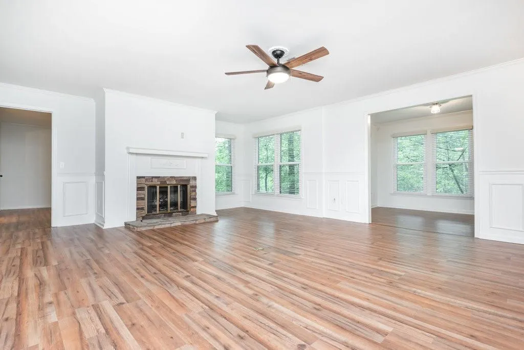 1009 Camden Court, Sandy Springs, Georgia 30327, 2 Bedrooms Bedrooms, ,2 BathroomsBathrooms,Residential,Sold,1009 Camden Court,7207583