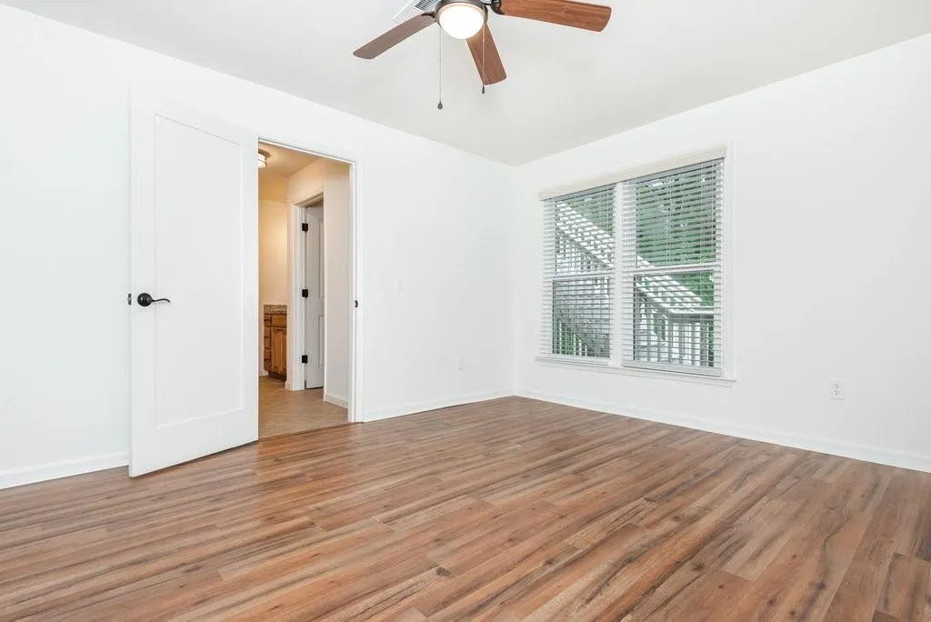 1009 Camden Court, Sandy Springs, Georgia 30327, 2 Bedrooms Bedrooms, ,2 BathroomsBathrooms,Residential,Sold,1009 Camden Court,7207583