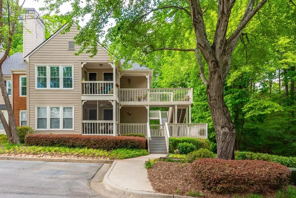 1009 Camden Court, Sandy Springs, Georgia 30327, 2 Bedrooms Bedrooms, ,2 BathroomsBathrooms,Residential,Sold,1009 Camden Court,7207583