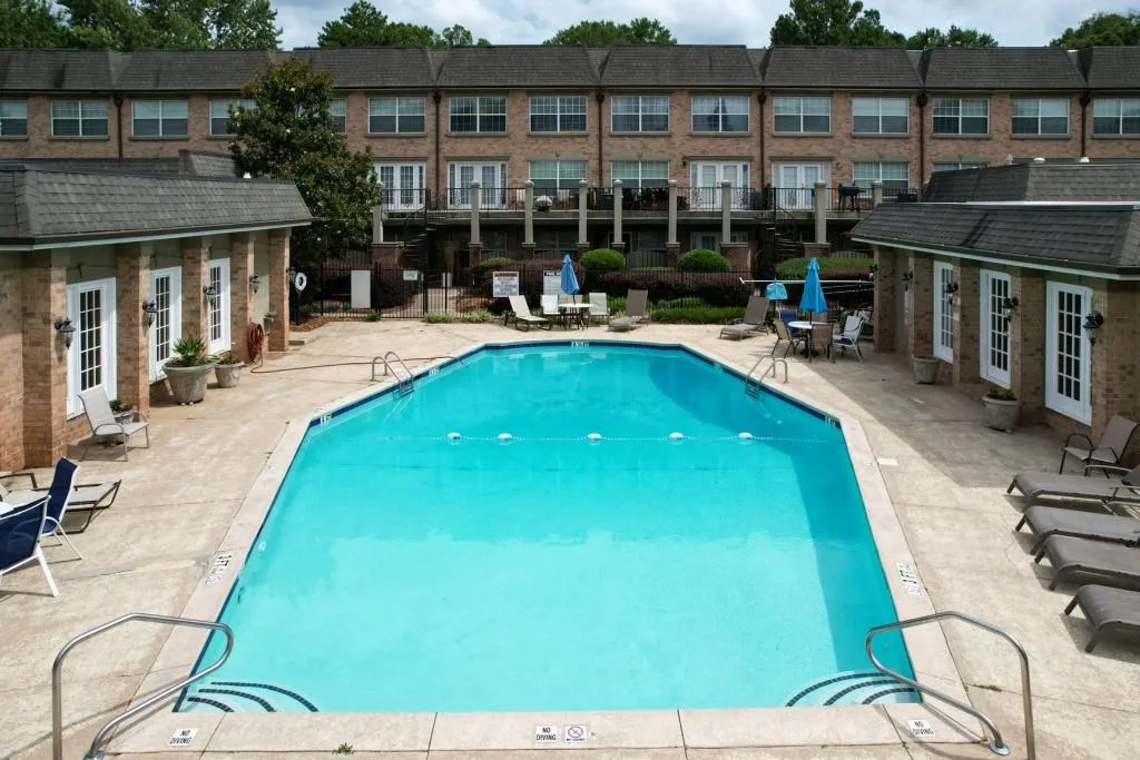 6980 Roswell Road Unit H-2, Sandy Springs, Georgia 30328, 3 Bedrooms Bedrooms, ,2 BathroomsBathrooms,Residential,Sold,6980 Roswell Road Unit H-2,7407875