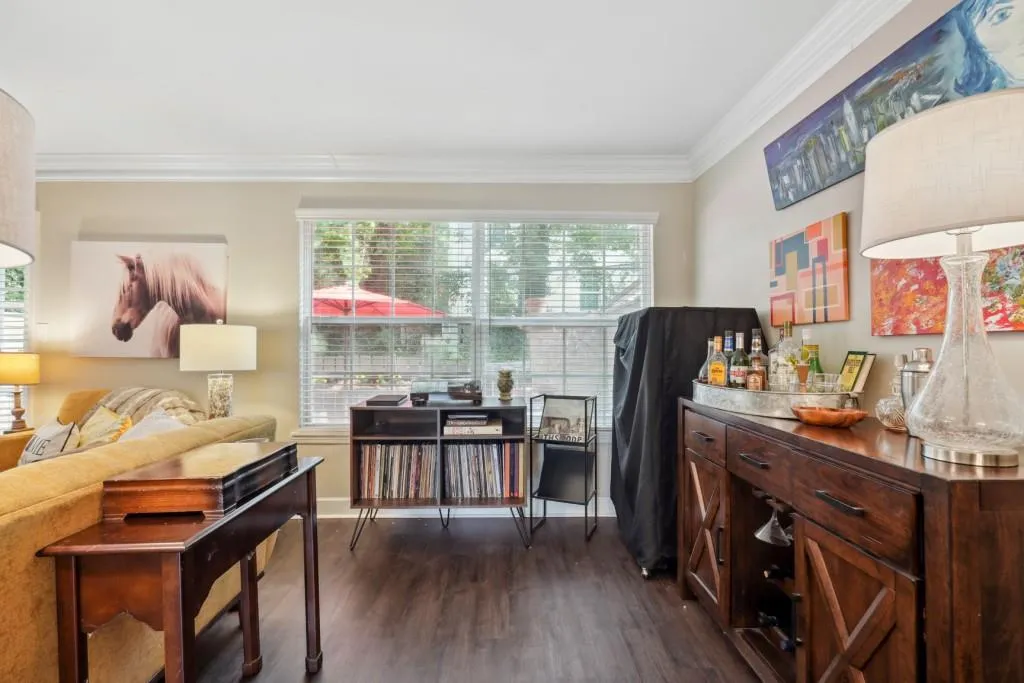 6980 Roswell Road Unit H-2, Sandy Springs, Georgia 30328, 3 Bedrooms Bedrooms, ,2 BathroomsBathrooms,Residential,Sold,6980 Roswell Road Unit H-2,7407875