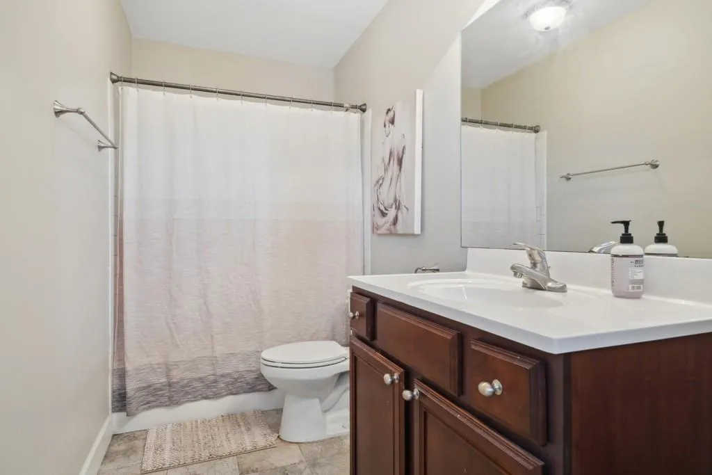 6980 Roswell Road Unit H-2, Sandy Springs, Georgia 30328, 3 Bedrooms Bedrooms, ,2 BathroomsBathrooms,Residential,Sold,6980 Roswell Road Unit H-2,7407875