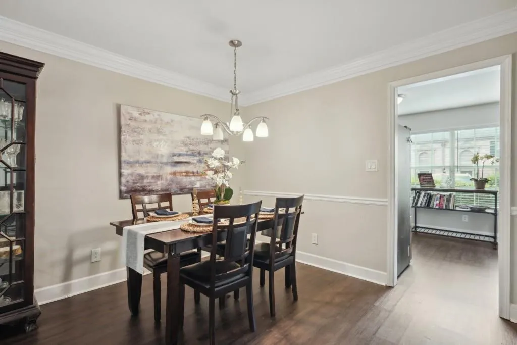 6980 Roswell Road Unit H-2, Sandy Springs, Georgia 30328, 3 Bedrooms Bedrooms, ,2 BathroomsBathrooms,Residential,Sold,6980 Roswell Road Unit H-2,7407875